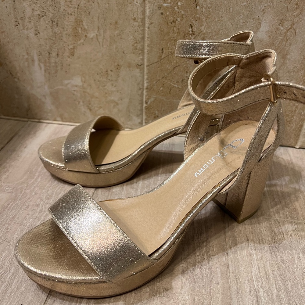 CL by Chinese Laundry Platform Sandals